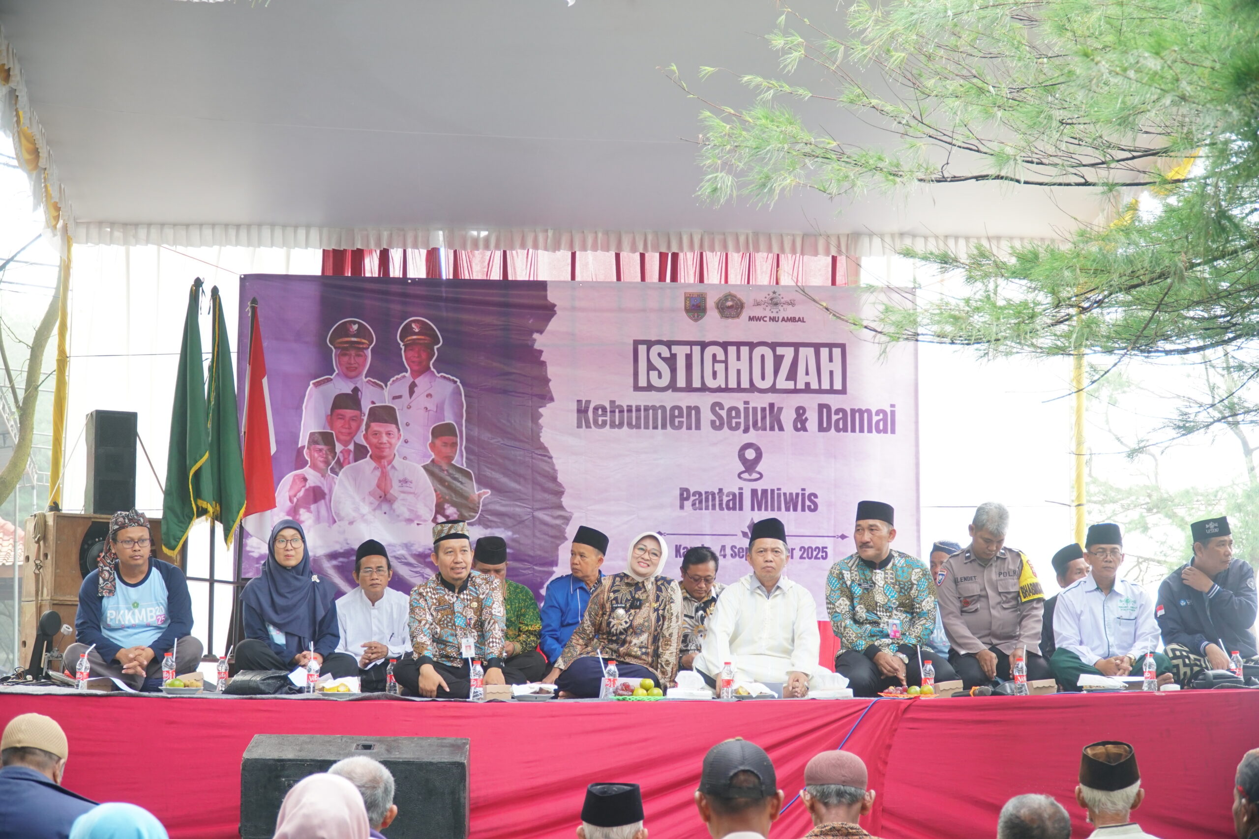 Gelar Istighozah dan Bakti Sosial, UMNU Kebumen Ajak Warga Doakan Kebumen Sejuk dan Damai